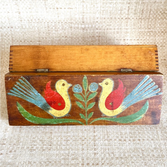 Antique Folk Art Box Vintage Wood Box Hand Painted Penn Dutch Bird Flower Heart - Picture 4 of 8